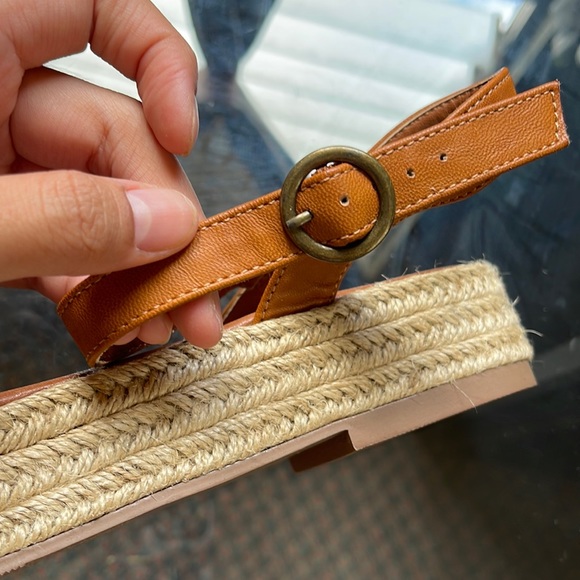 Multi-color Platform Sandals - Picture 4 of 4